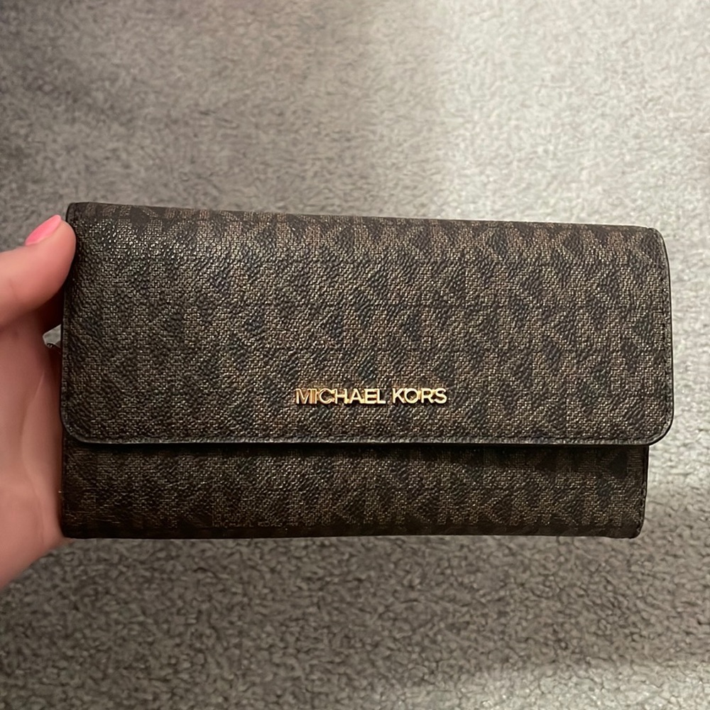 Michael kors tri fold wallet